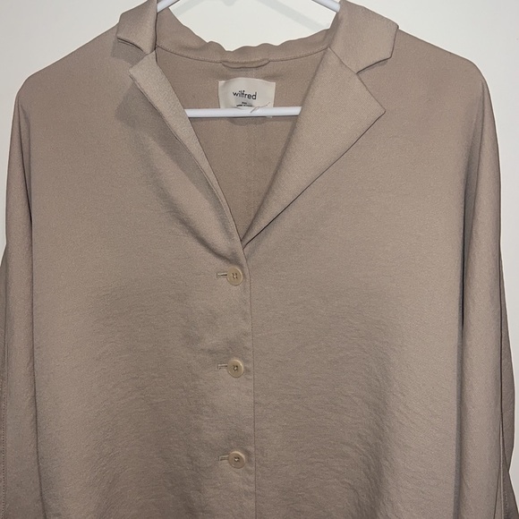 Aritzia Wilfred flowy button-up (olive beige) size 2XS - Picture 2 of 5